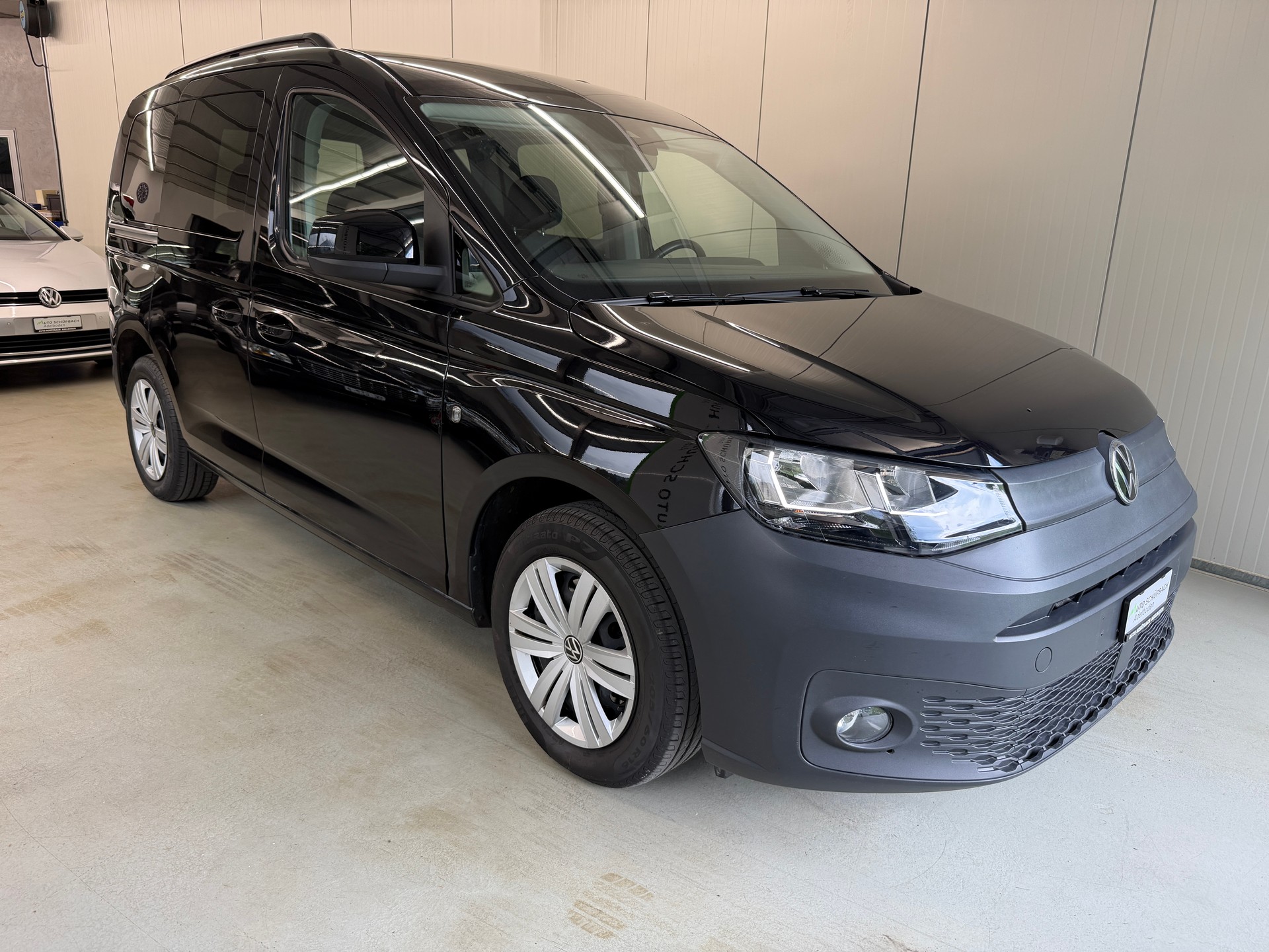VW Caddy 2.0 TDI 4Motion Comfort-image-1