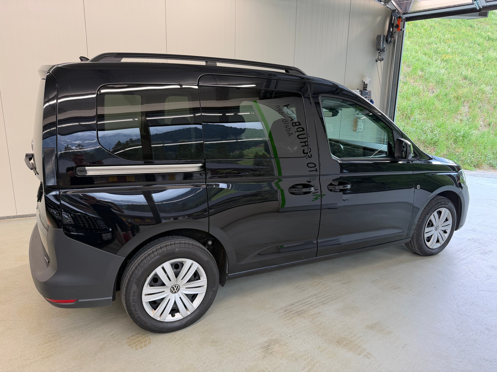 VW Caddy 2.0 TDI 4Motion Comfort-image-2