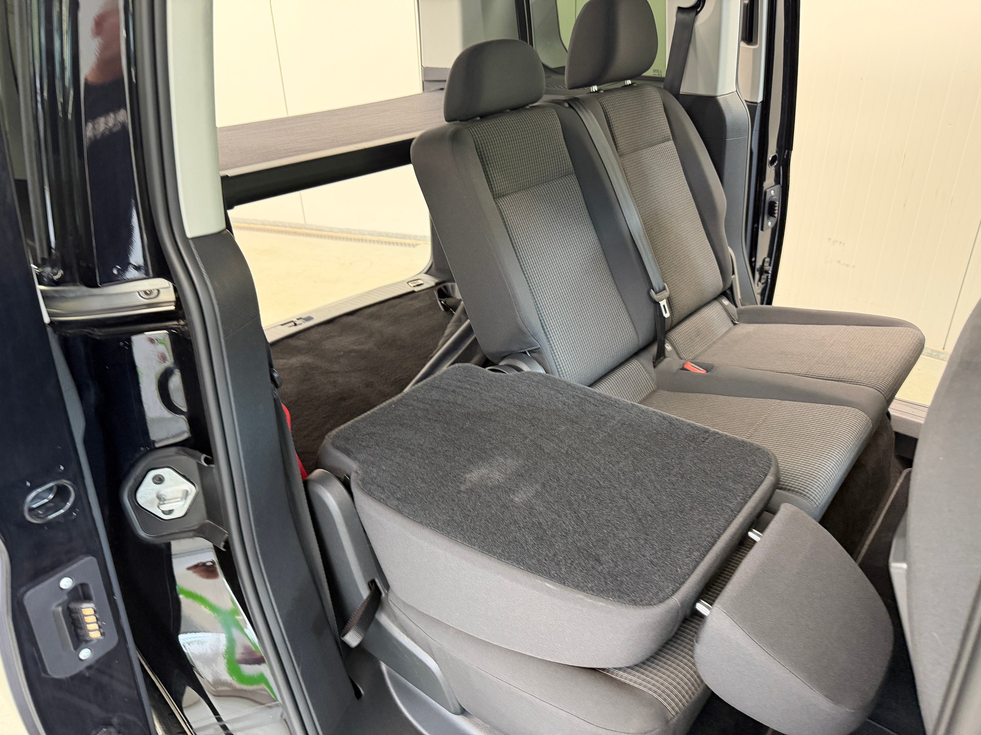VW Caddy 2.0 TDI 4Motion Comfort-image-16