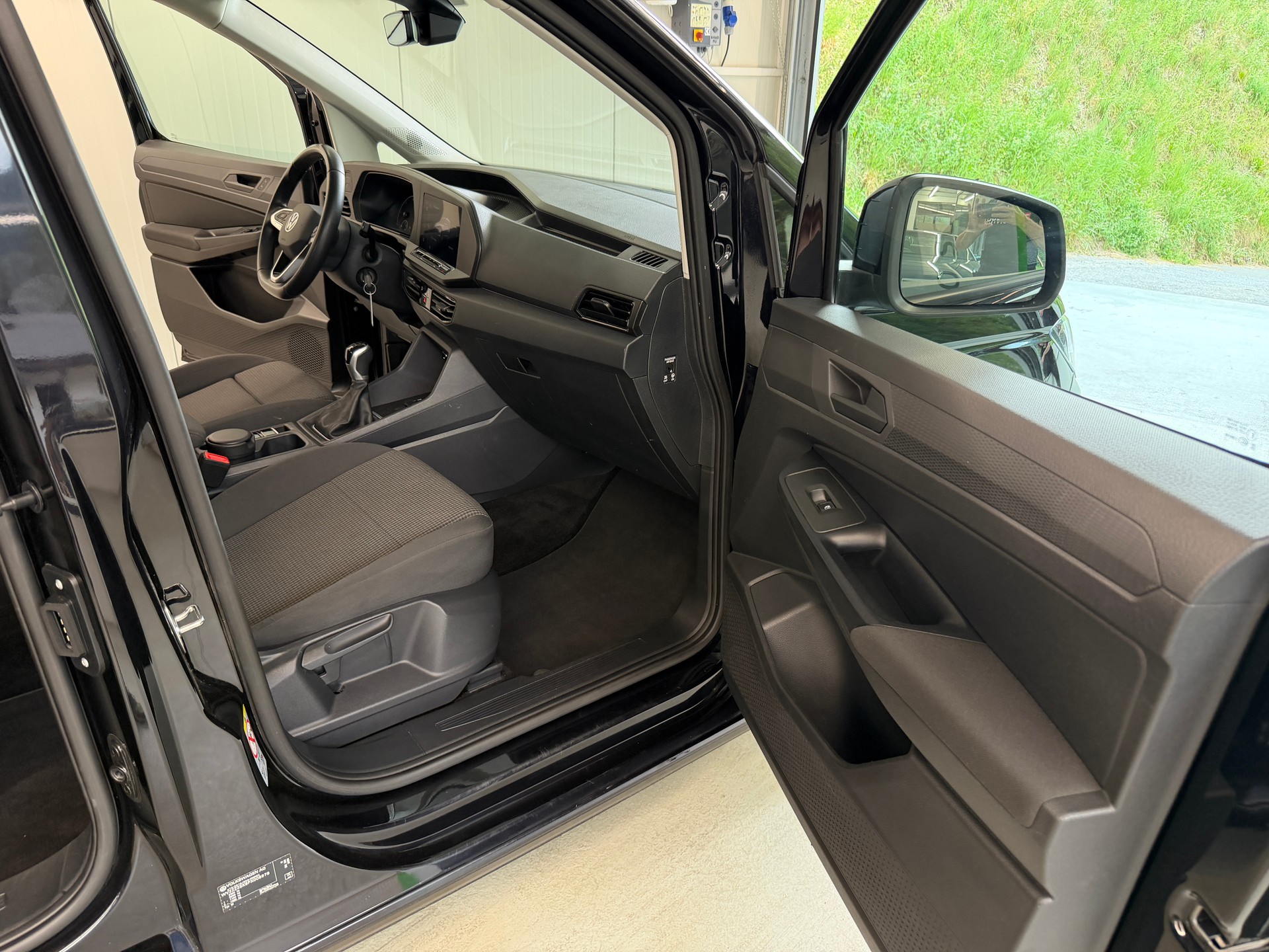 VW Caddy 2.0 TDI 4Motion Comfort-image-19