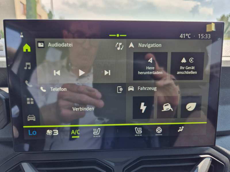 DACIA Duster 1.2 Hybrid Journey 4WD-image-10