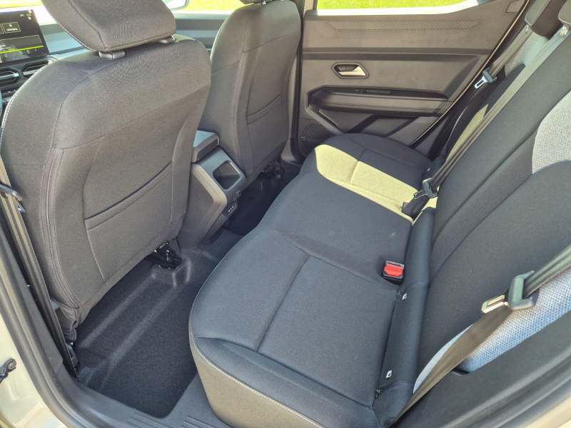 DACIA Duster 1.2 Hybrid Journey 4WD-image-13