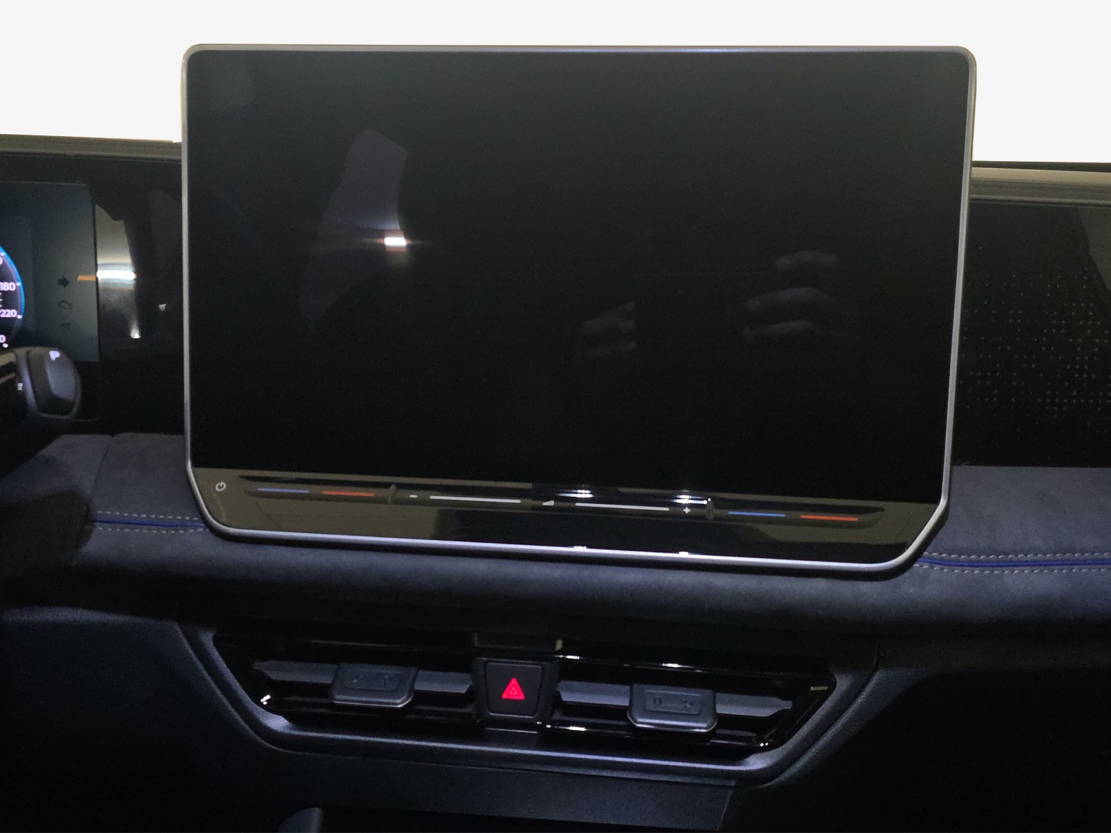 VW Tiguan 2.0 TDI SCR R-Line 4Motion DSG-image-10