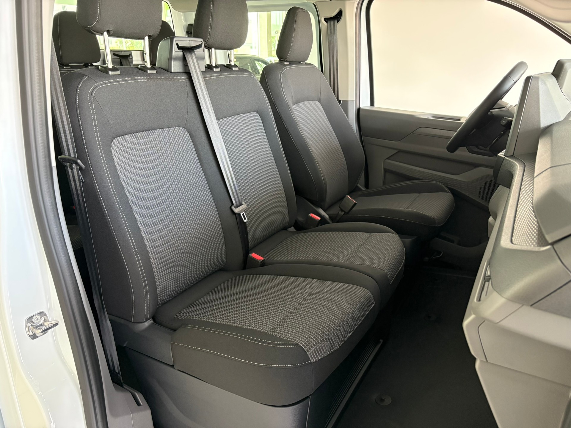 VW Transporter 2.0 TDI Automat-image-7