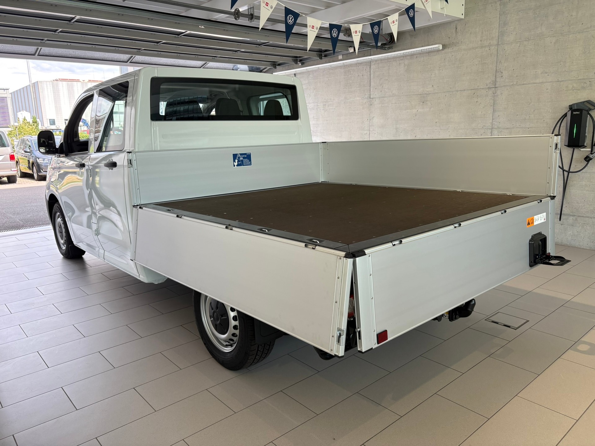 VW Transporter 2.0 TDI Automat-showroom-element-2