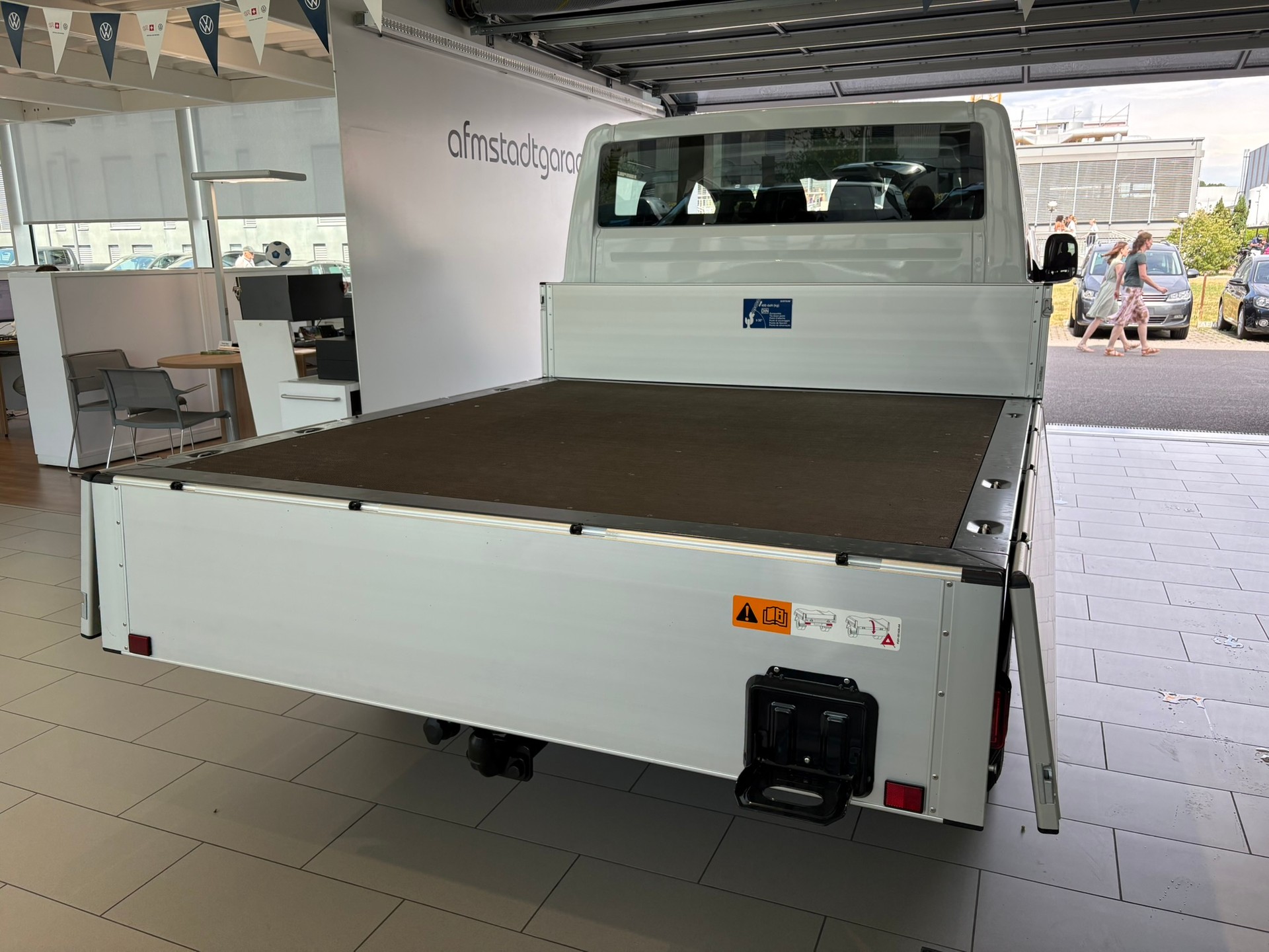 VW Transporter 2.0 TDI Automat-showroom-element-3