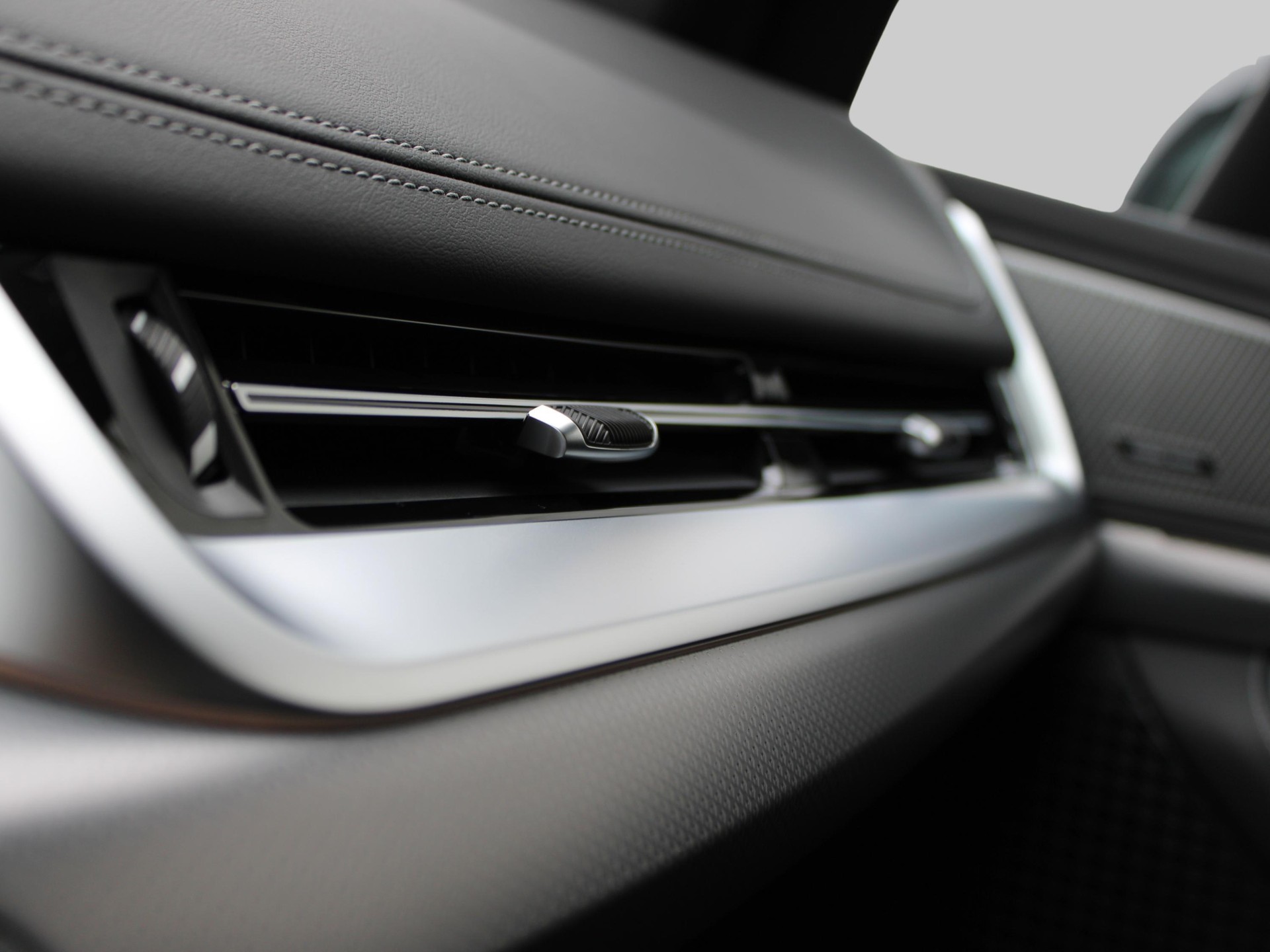 BMW 230e xDr. Act. T. M Sport-image-11
