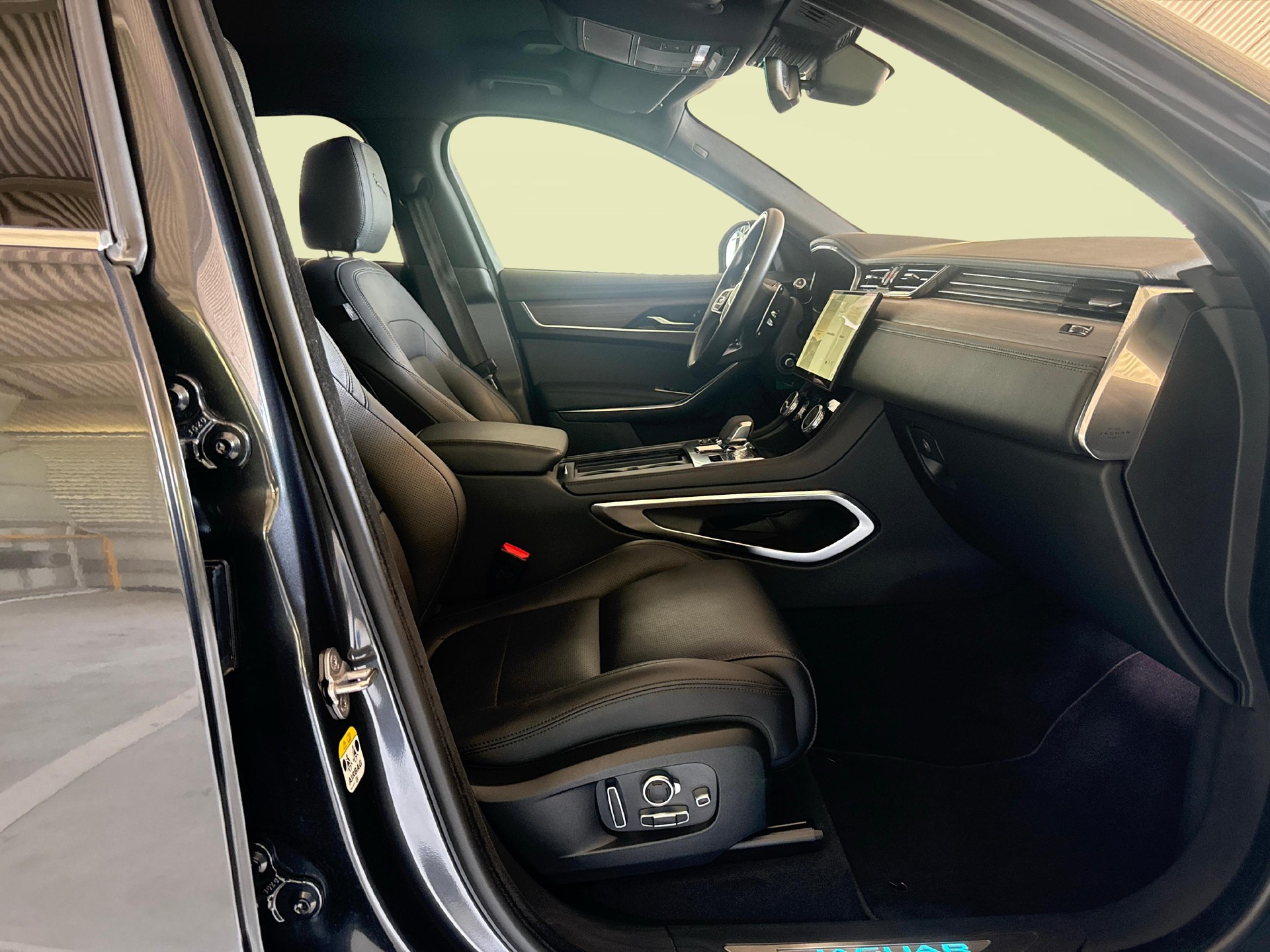 JAGUAR F-Pace 2.0 D I4 200 SE AWD - Ruote invernali incluse-image-9