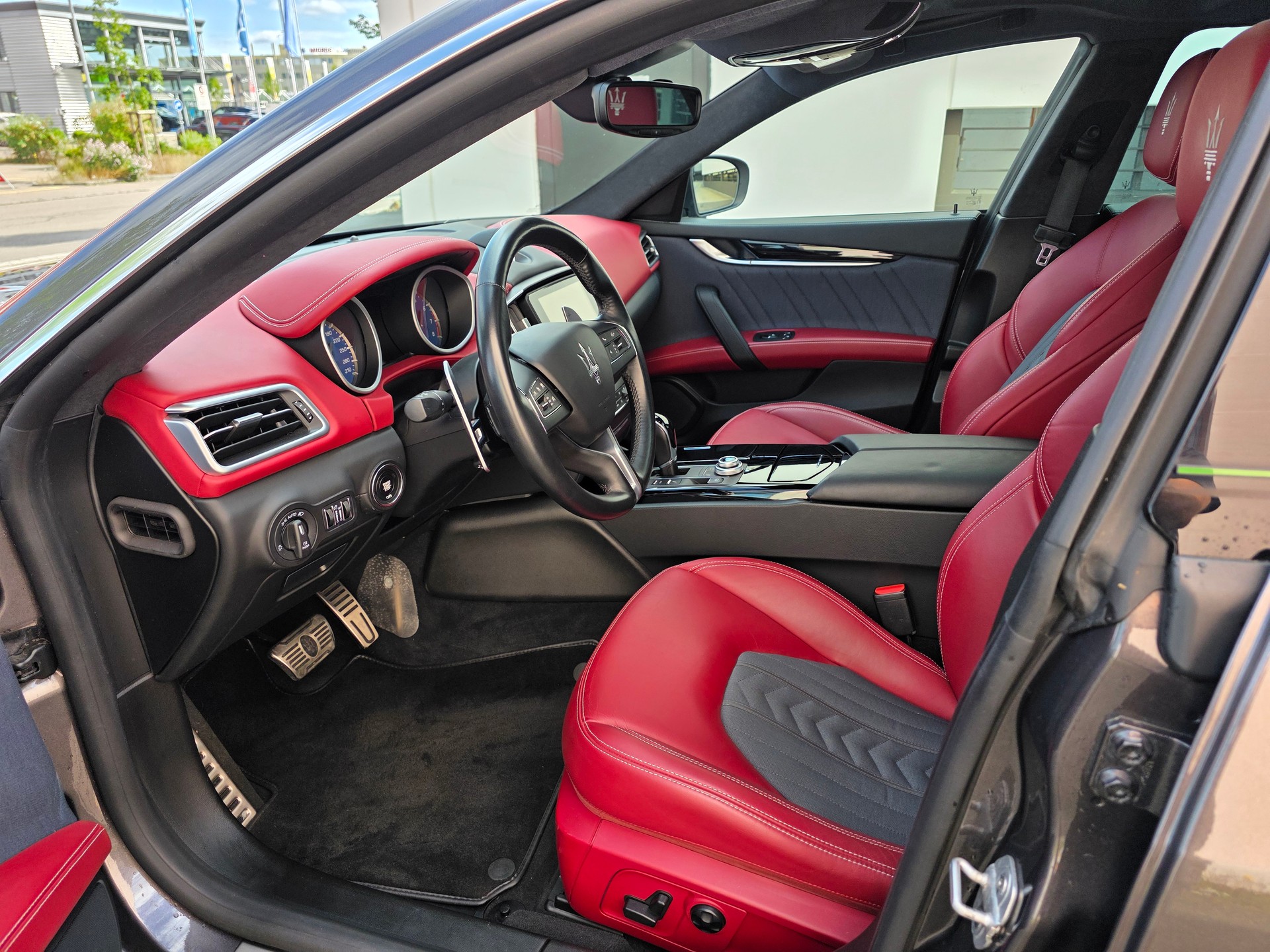 MASERATI Ghibli S Q4 3.0 V6 GranLusso Automatica-image-9