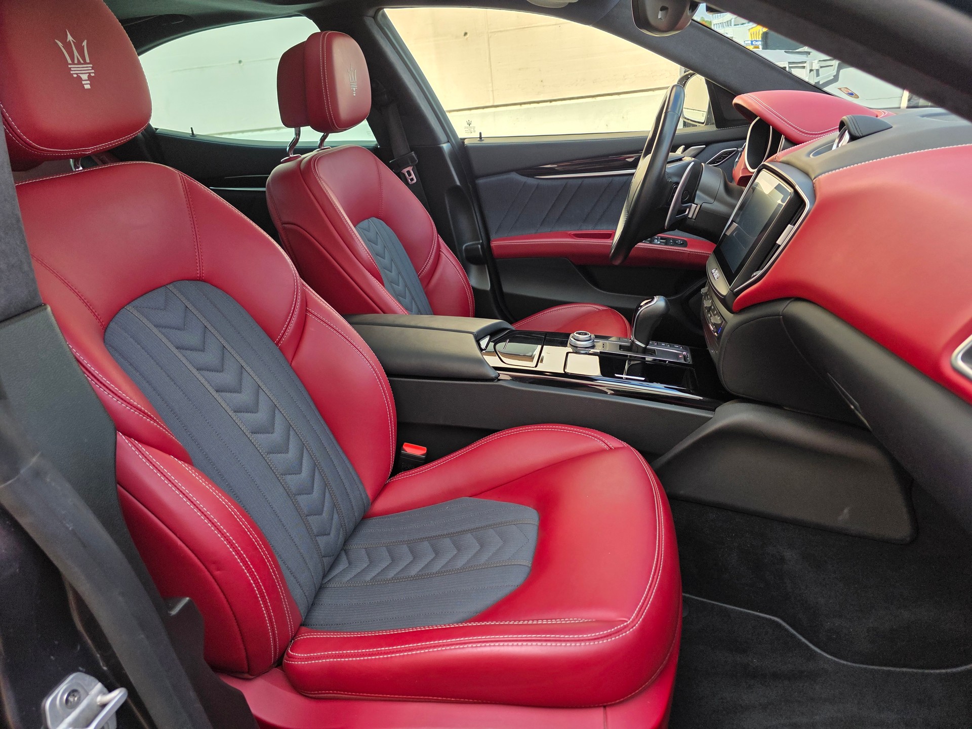 MASERATI Ghibli S Q4 3.0 V6 GranLusso Automatica-image-13