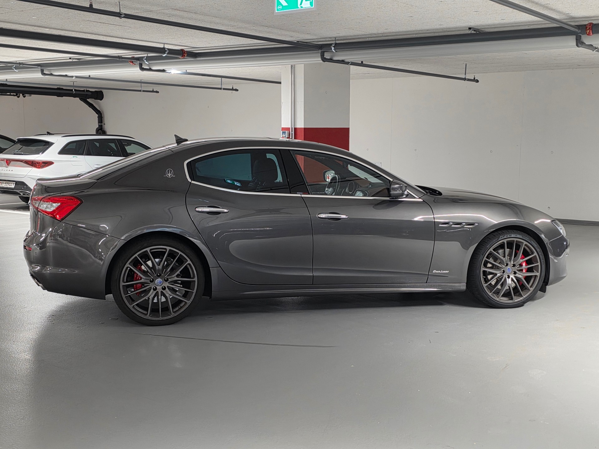 MASERATI Ghibli S Q4 3.0 V6 GranLusso Automatica-image-3