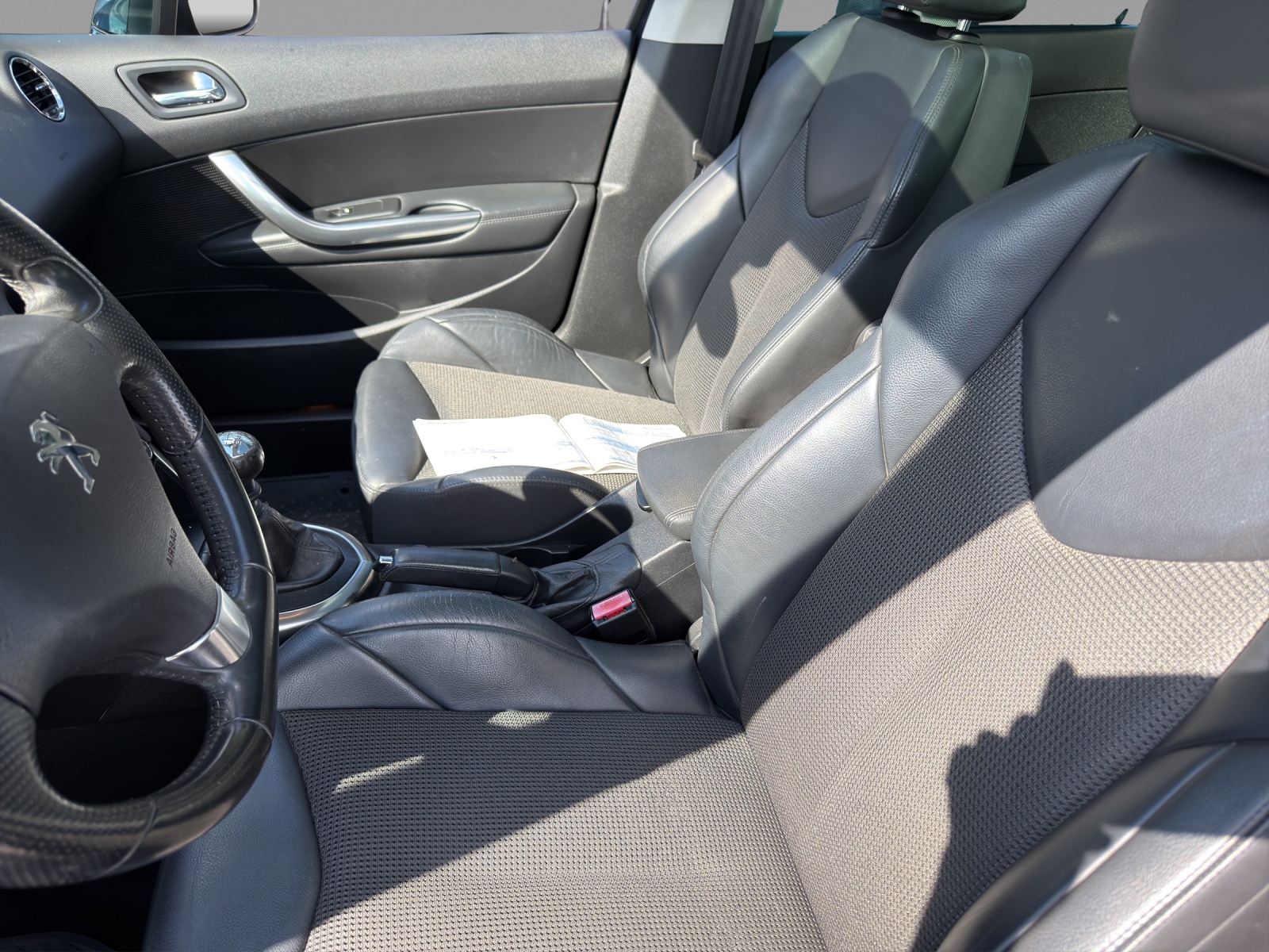 PEUGEOT 308 SW 2.0 HDI Allure-image-5