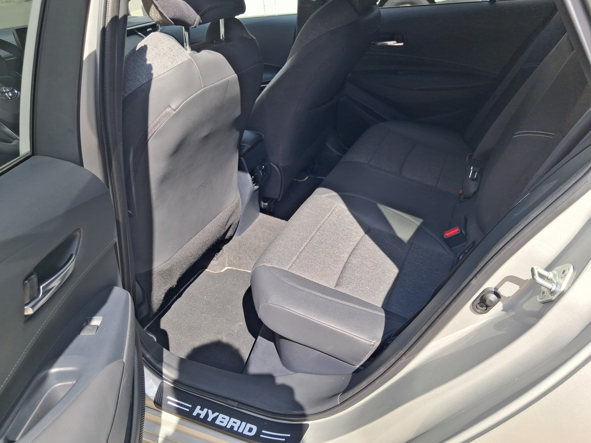 TOYOTA Corolla Touring Sports 2.0 HSD Trend-image-14