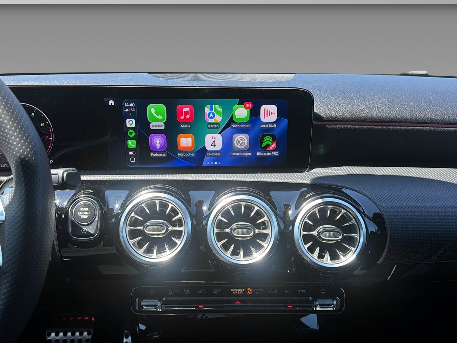 MERCEDES-BENZ A 200 AMG Line Limousine-image-18