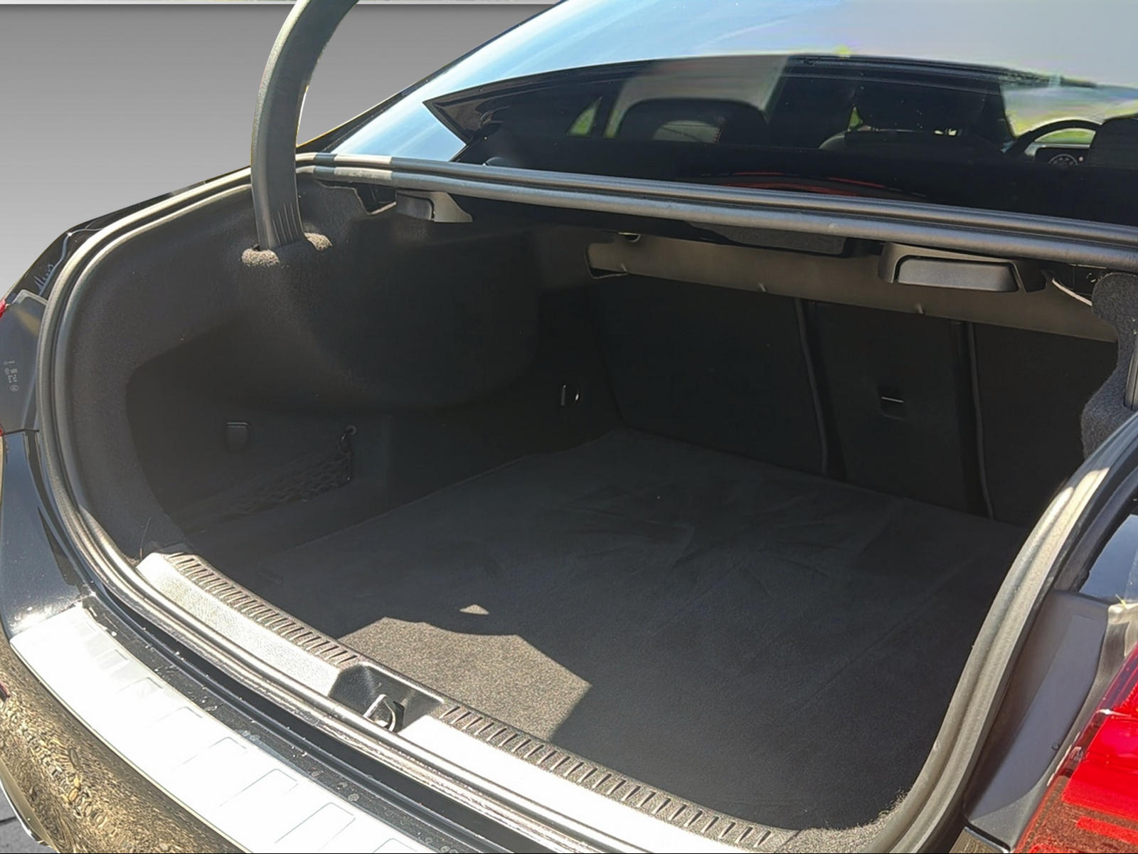 MERCEDES-BENZ A 200 AMG Line Limousine-image-22