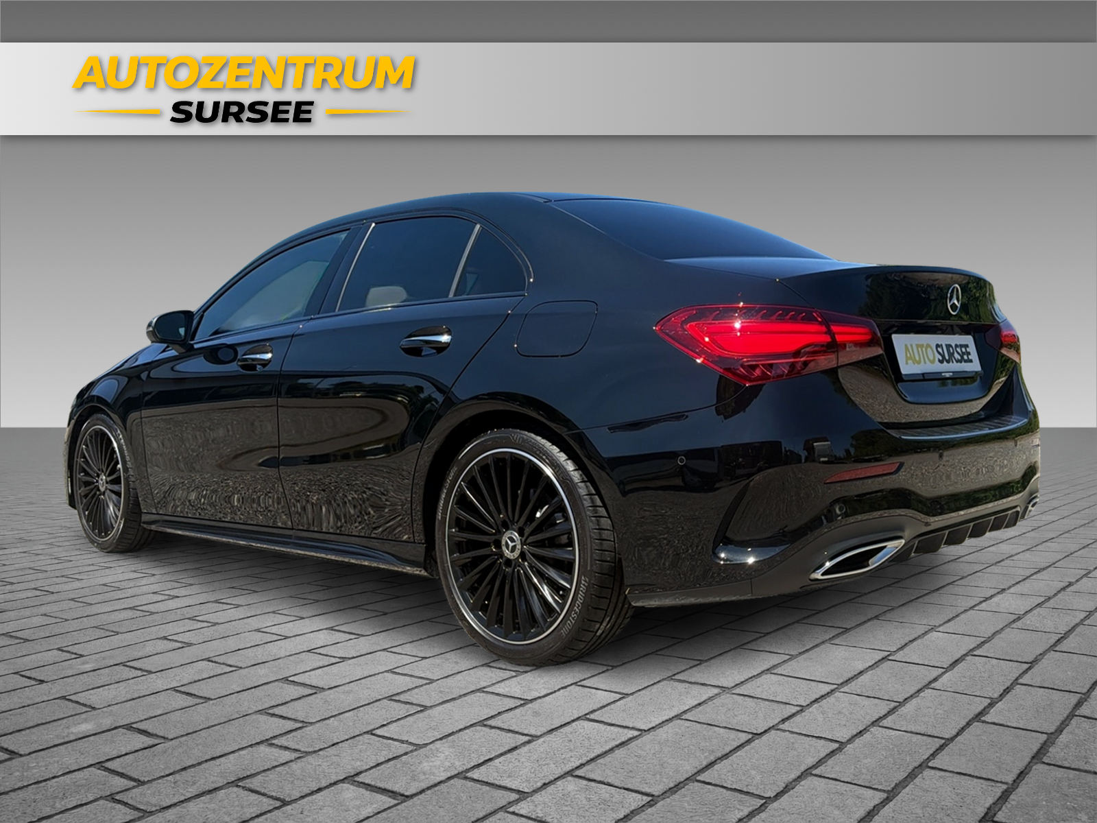 MERCEDES-BENZ A 200 AMG Line Limousine-image-4