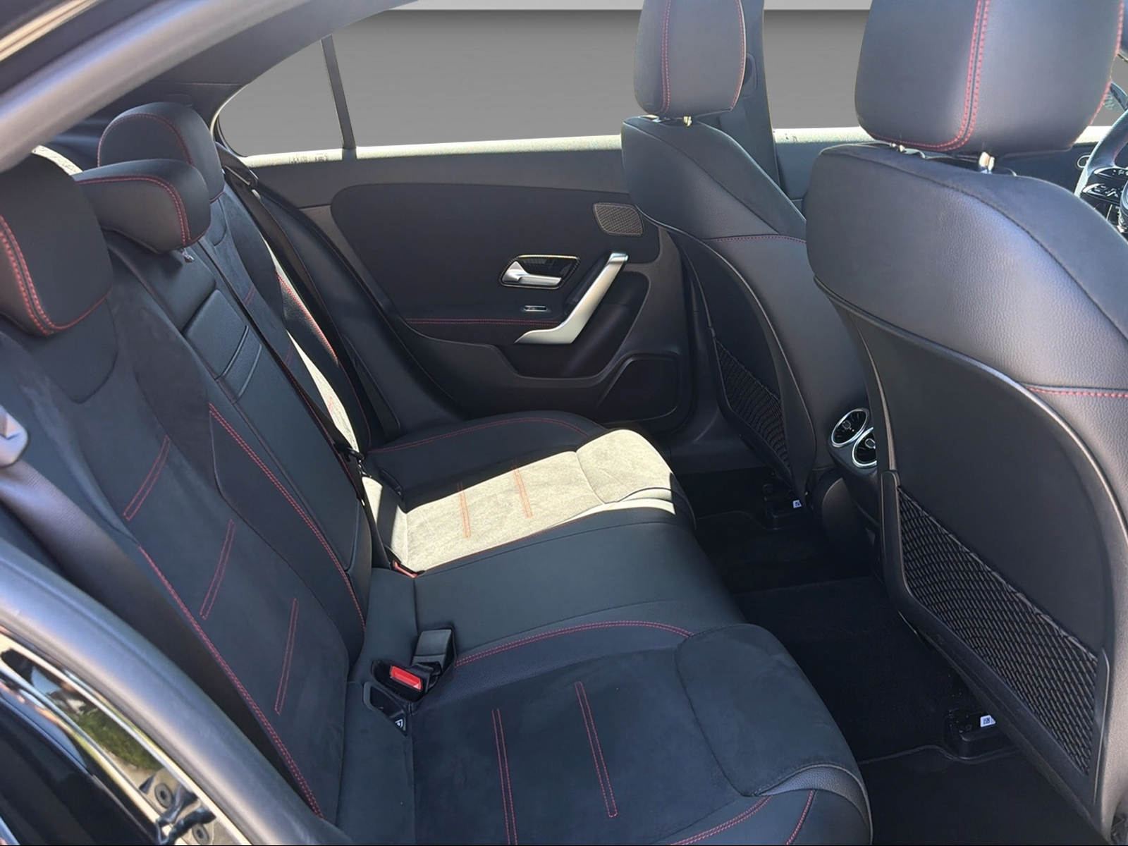 MERCEDES-BENZ A 200 AMG Line Limousine-image-20