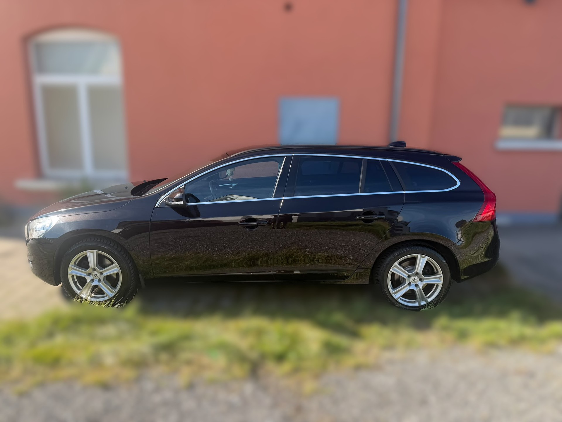 VOLVO V60 D3-image-1
