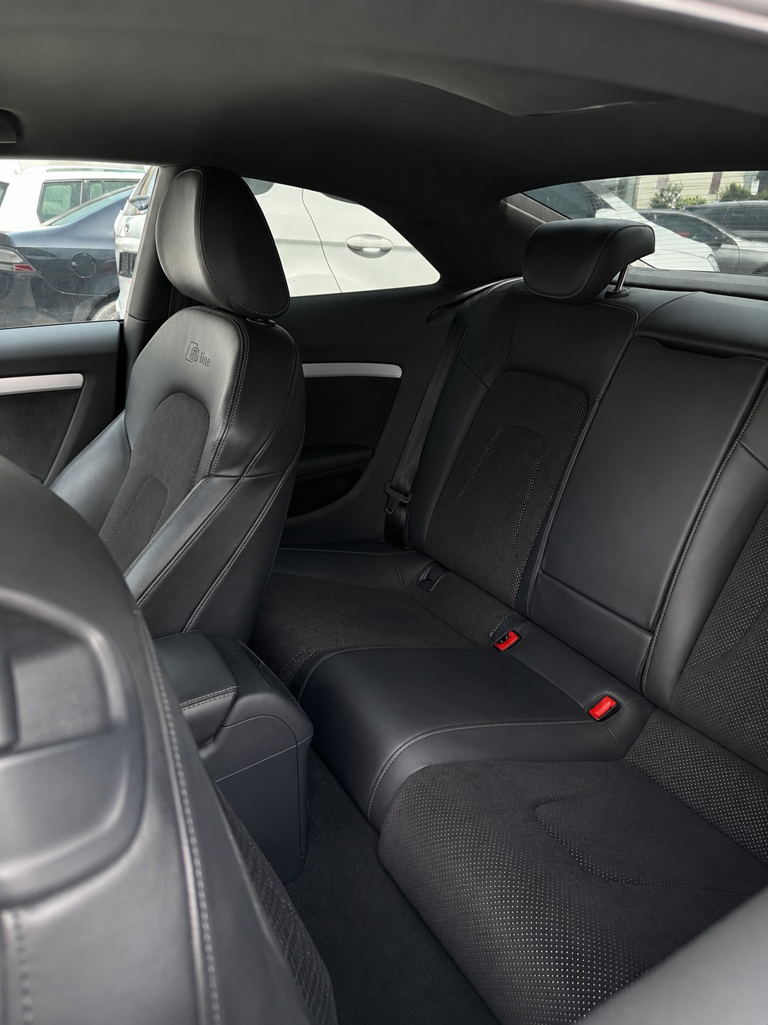 AUDI A5 Coupé 2.0 TFSI quattro S-line MFK 02.26-image-11