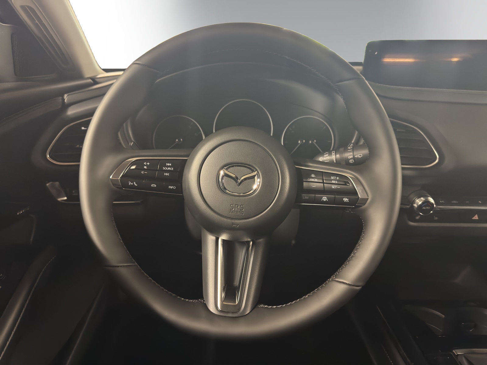 MAZDA CX-30 SKYACTIV-X 186 M Hybrid Centre Line AWD AT-image-11