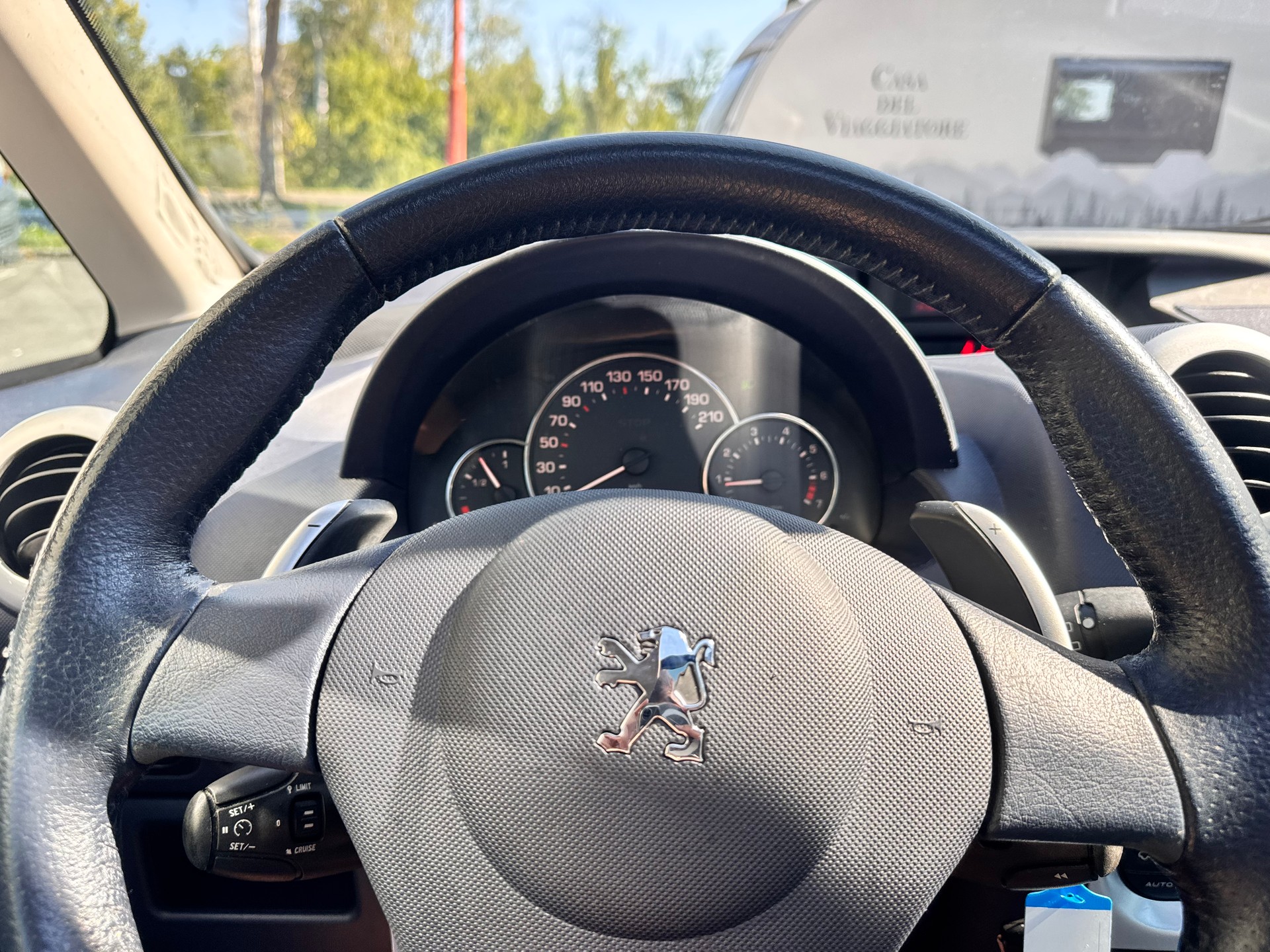 PEUGEOT 1007 1.6 Edition 2-Tronic-image-14