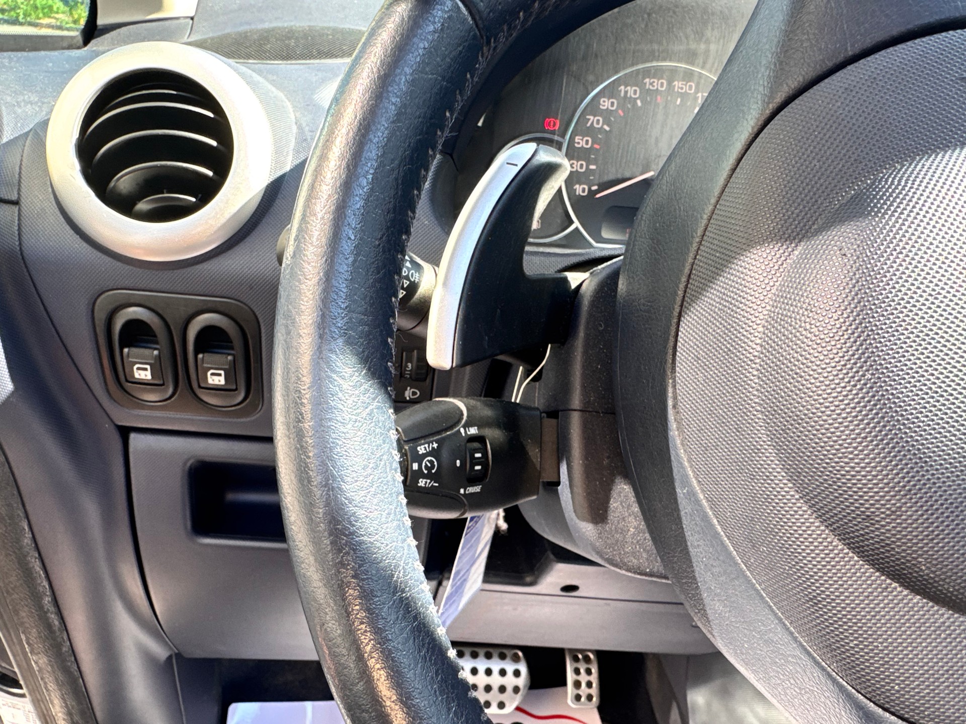 PEUGEOT 1007 1.6 Edition 2-Tronic-image-15
