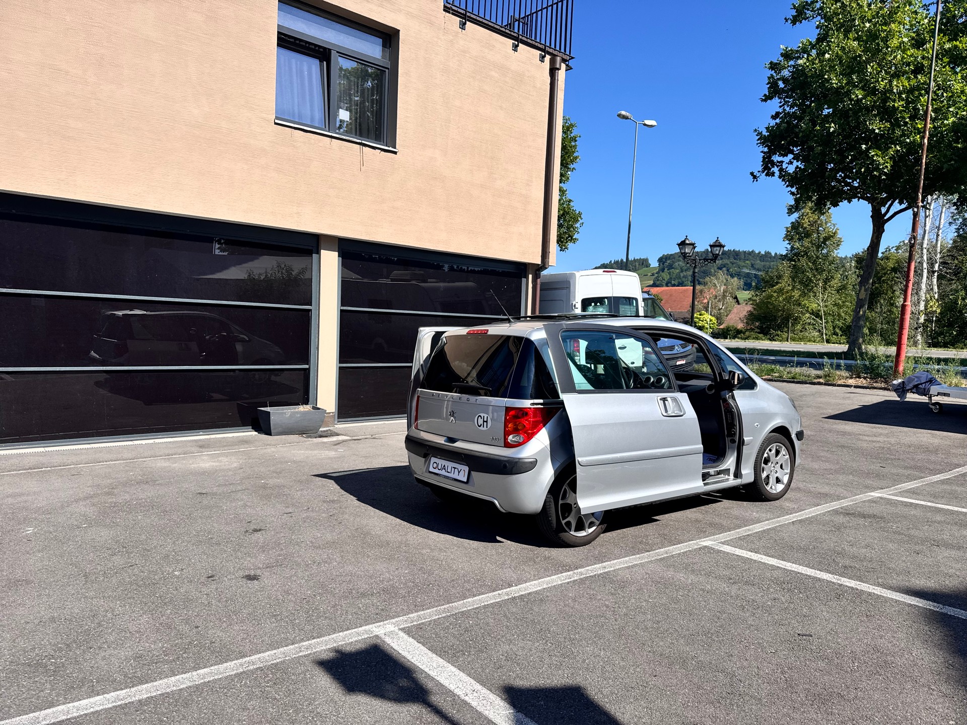 PEUGEOT 1007 1.6 Edition 2-Tronic-image-7
