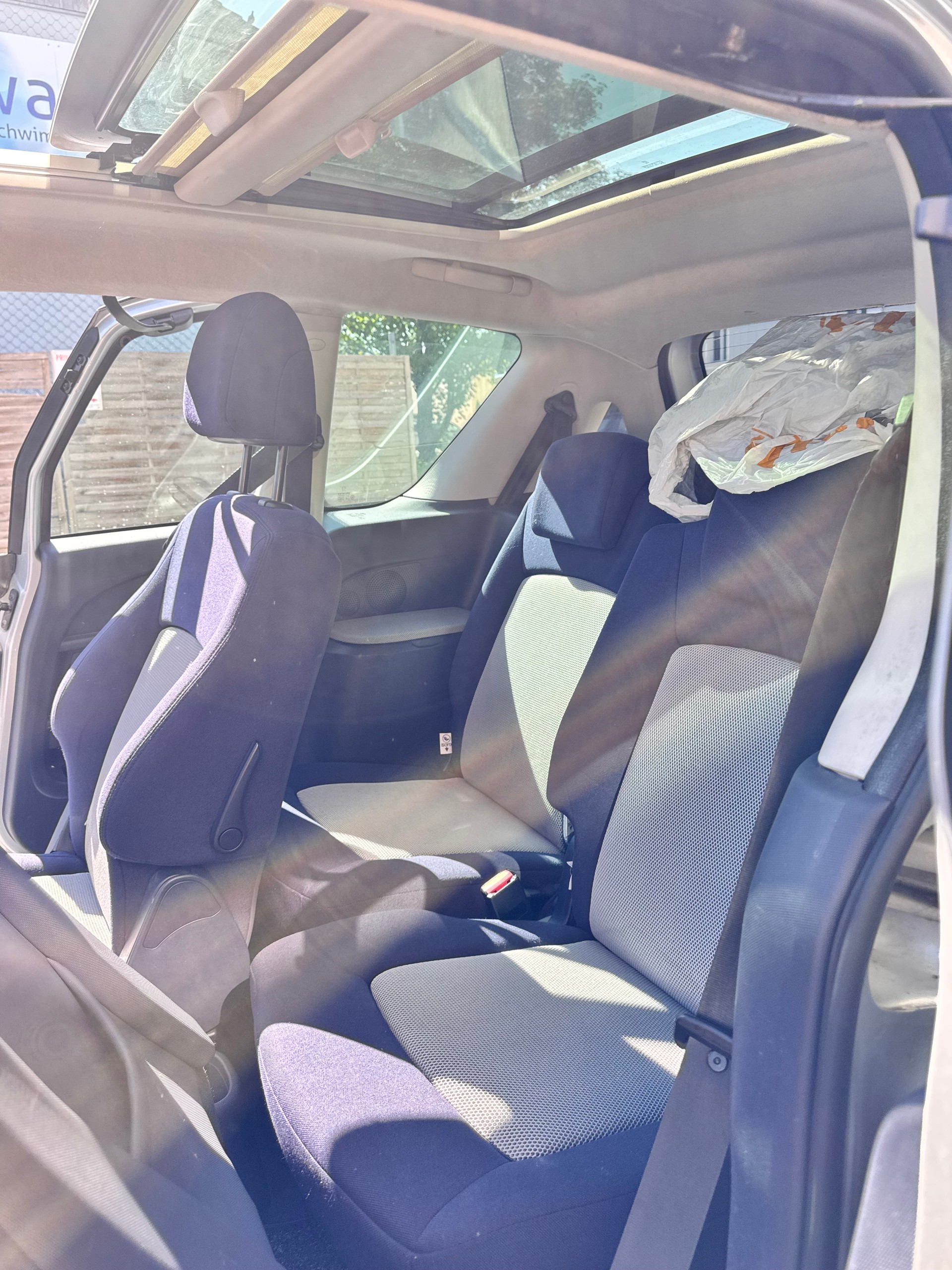 PEUGEOT 1007 1.6 Edition 2-Tronic-image-10