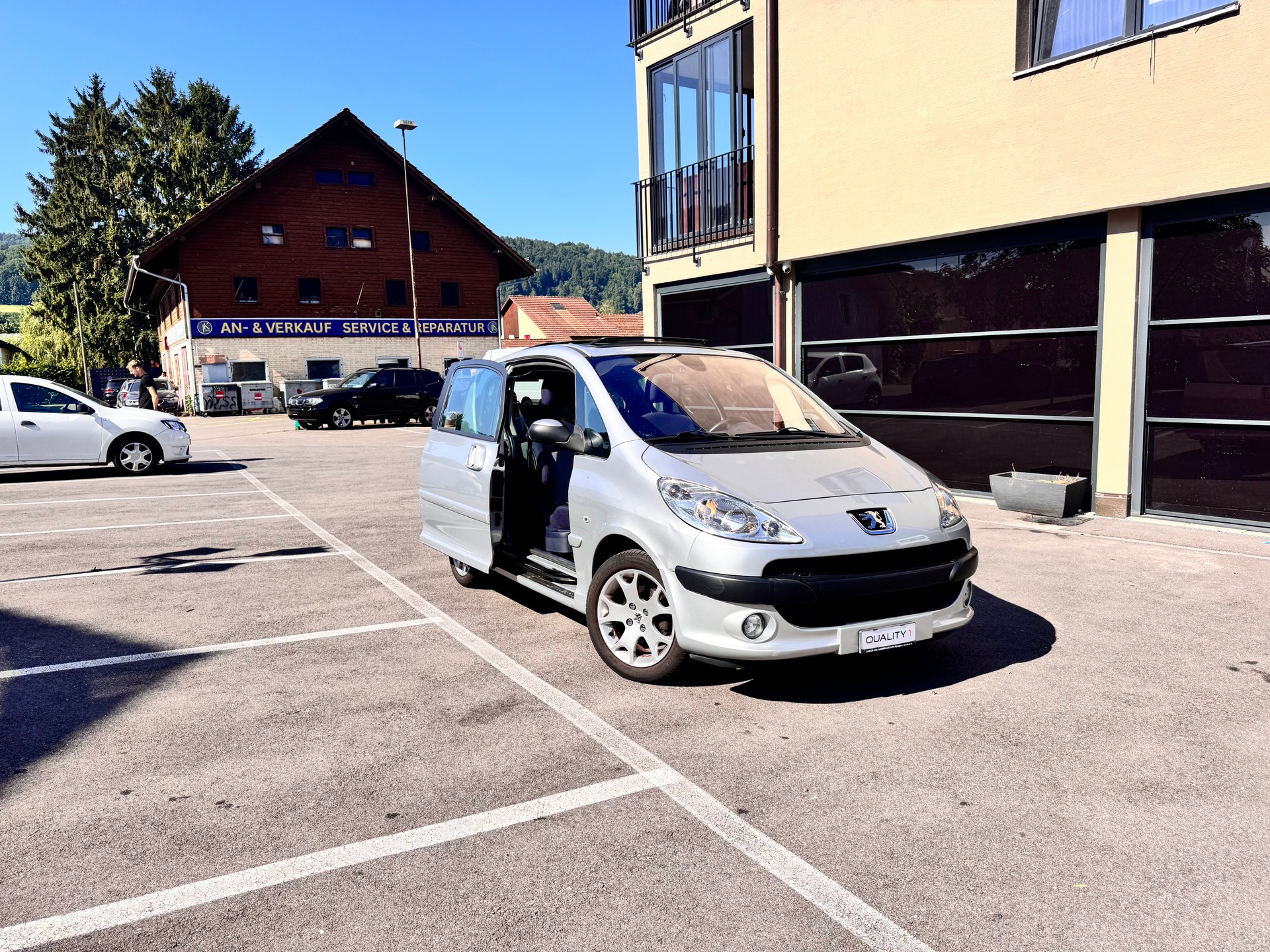 PEUGEOT 1007 1.6 Edition 2-Tronic-image-2