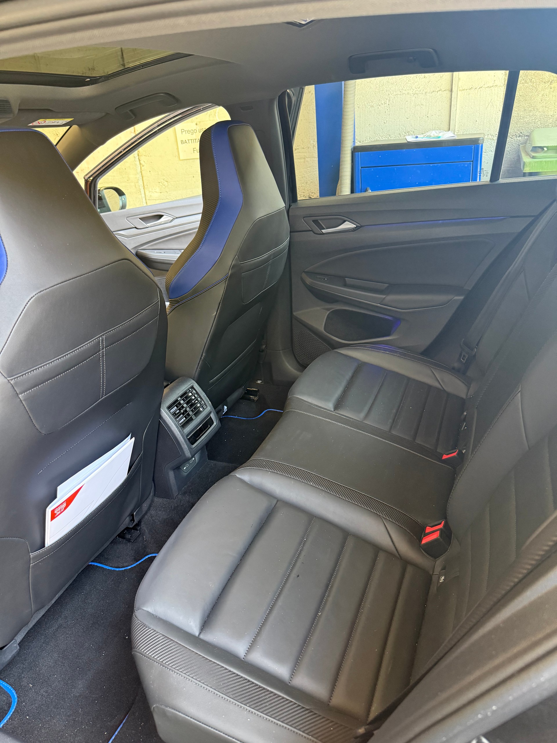 VW R-image-4