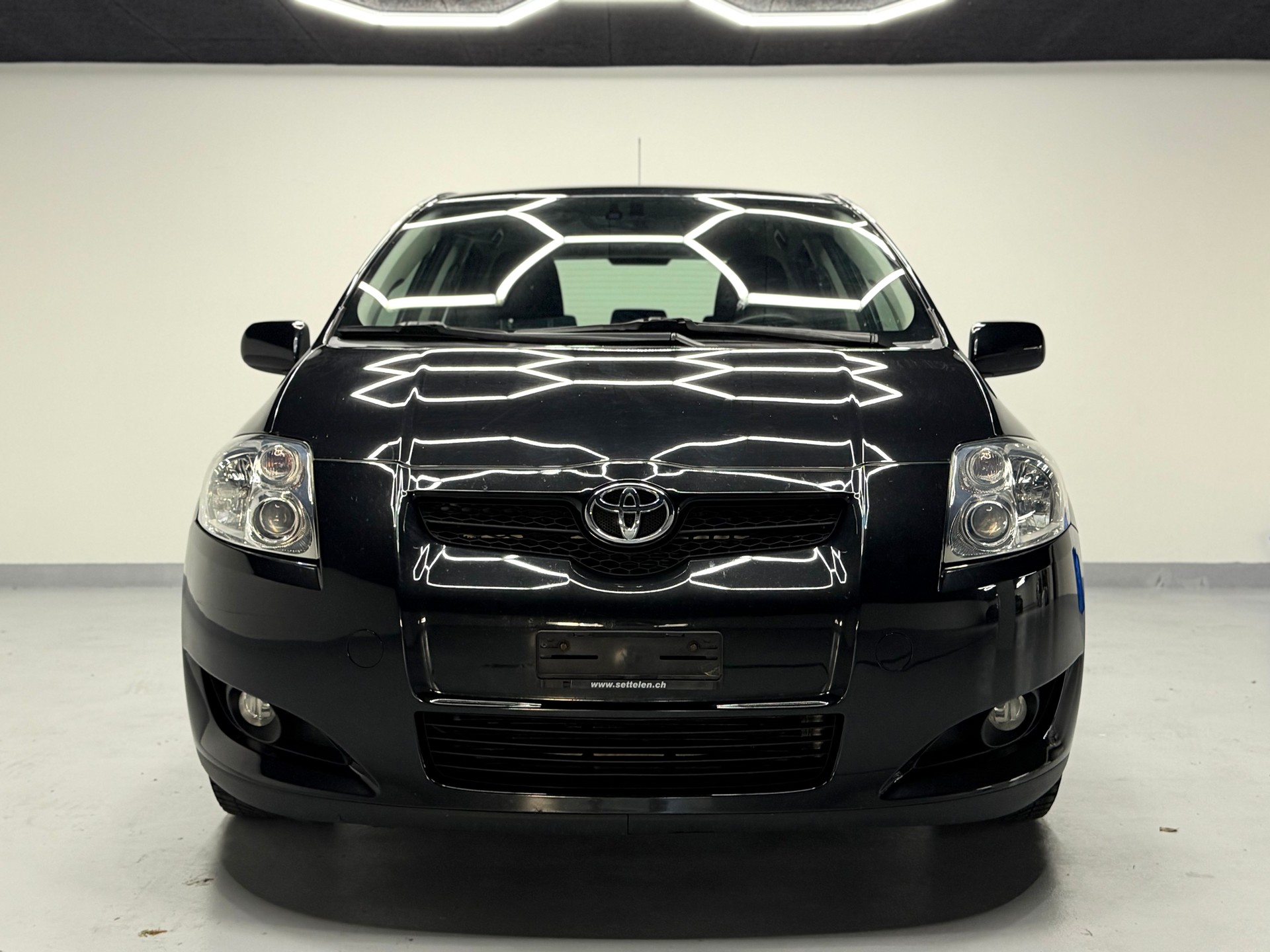 TOYOTA Auris 1.8 Linea Sol-image-1