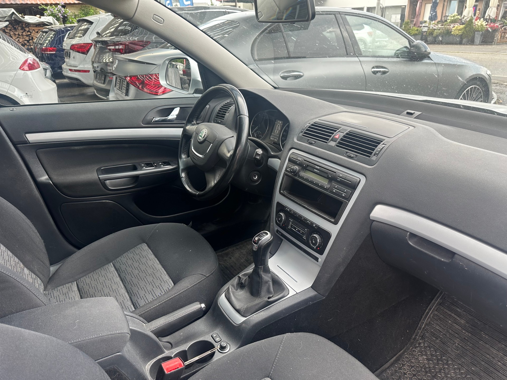SKODA Octavia Combi 1.8 TSI Swiss Adventure 4x4-image-5