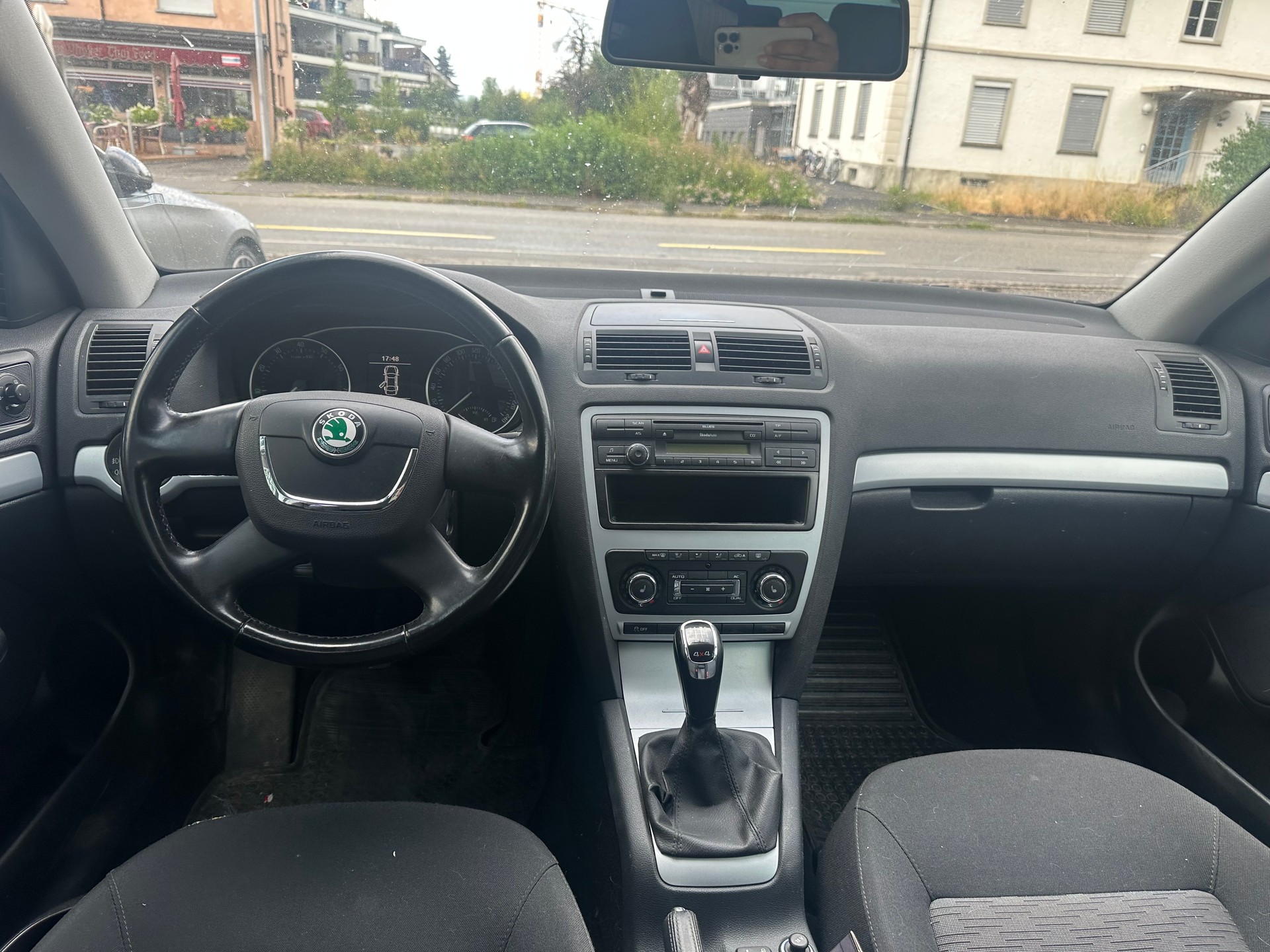 SKODA Octavia Combi 1.8 TSI Swiss Adventure 4x4-image-6