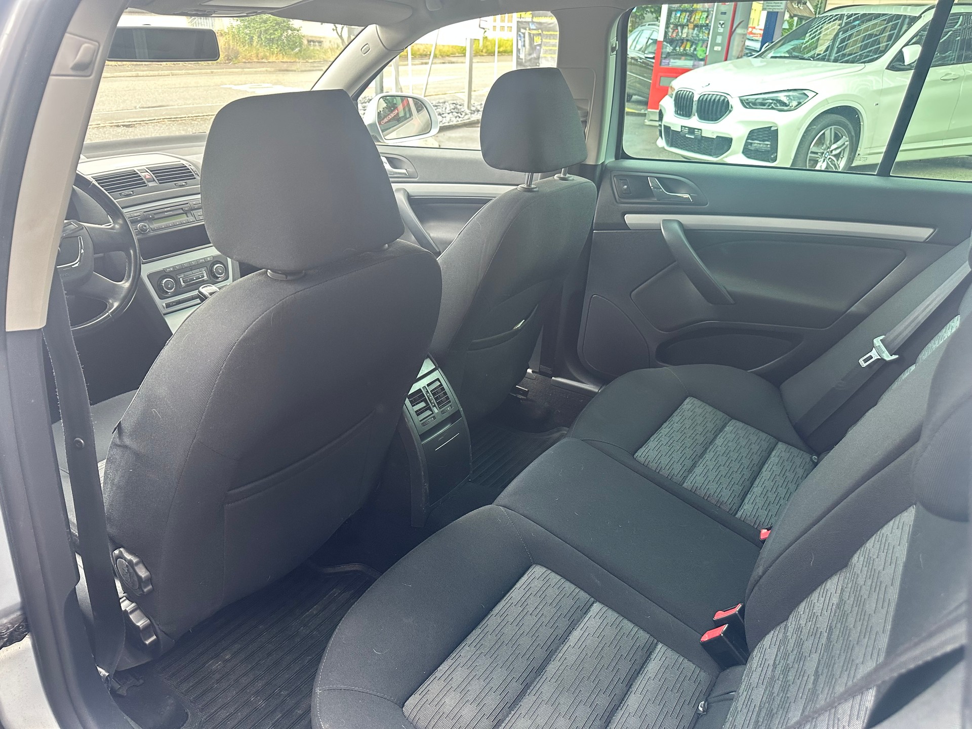 SKODA Octavia Combi 1.8 TSI Swiss Adventure 4x4-image-7