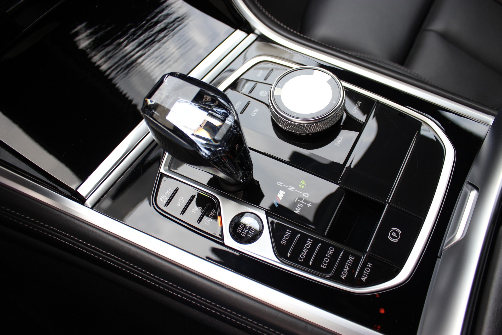 BMW M850i xDrive Gran Coupé *DRAVITGRAU METALLIC*-image-9