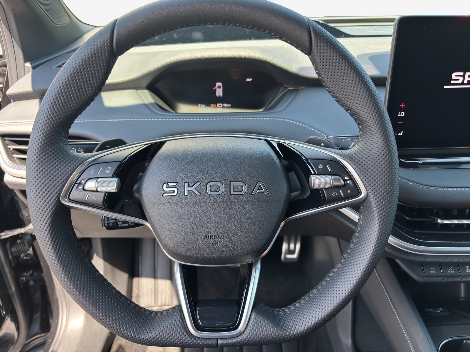SKODA Elroq 85x Sportline 4x4-image-9