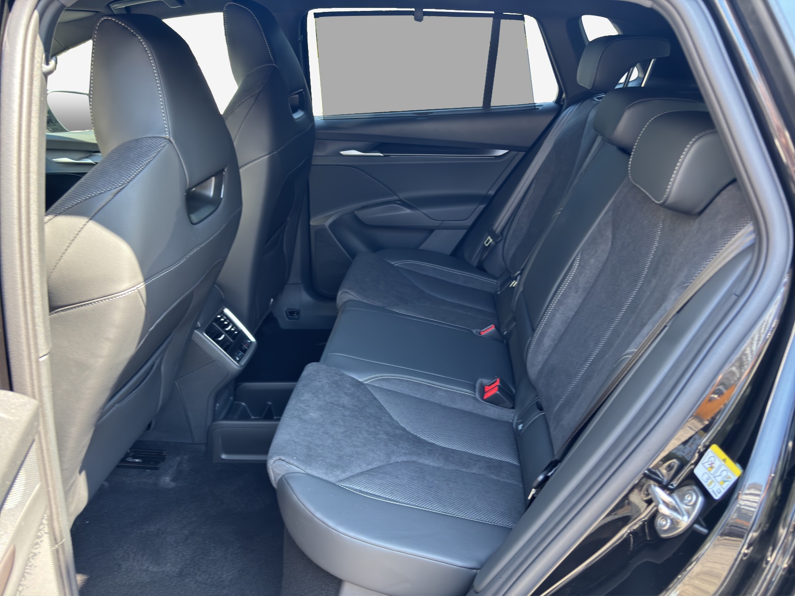 SKODA Elroq 85x Sportline 4x4-image-11