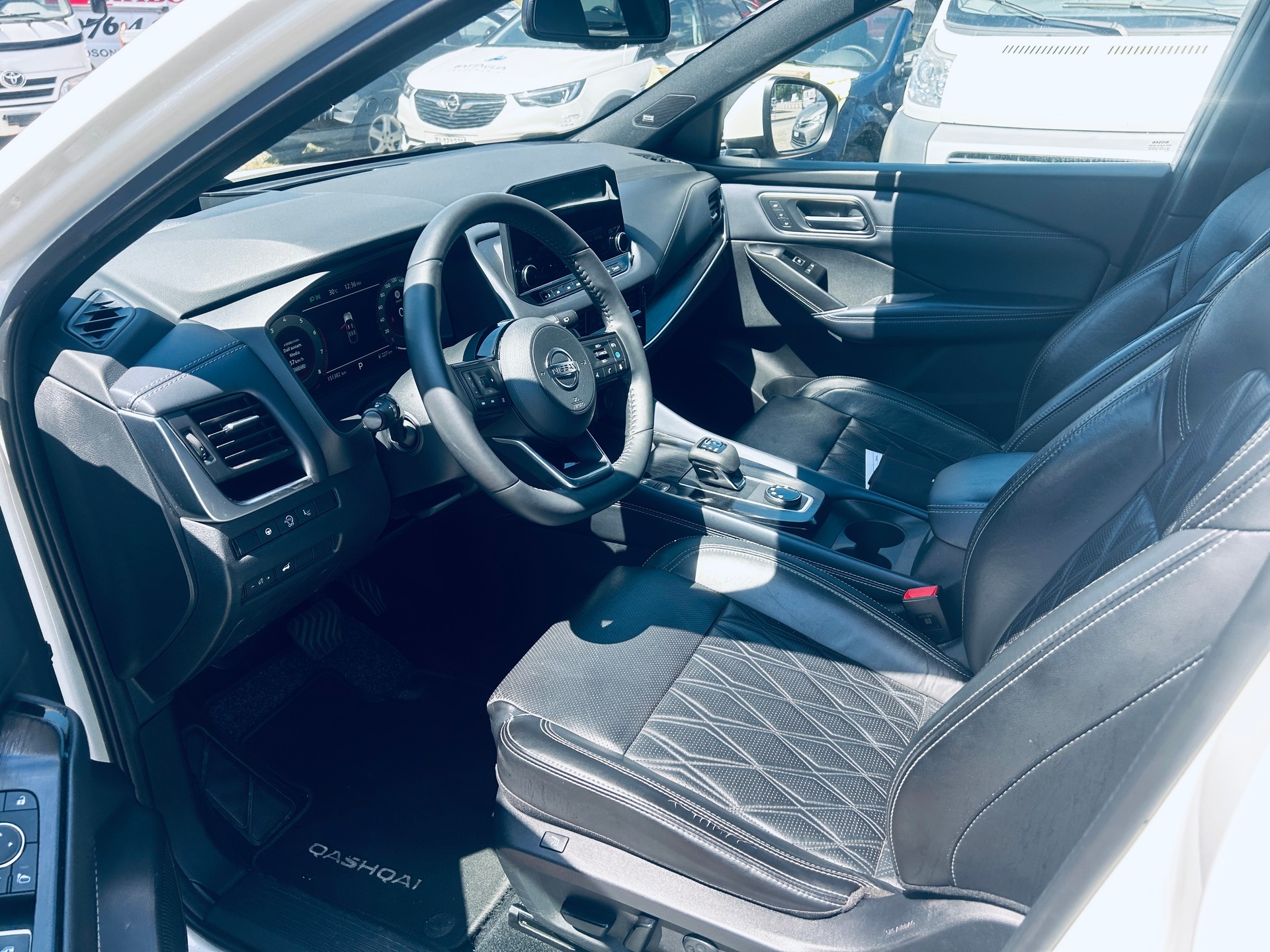 NISSAN Qashqai 1.3 DIG-T MHEV Tekna Xtronic 4x4-image-9