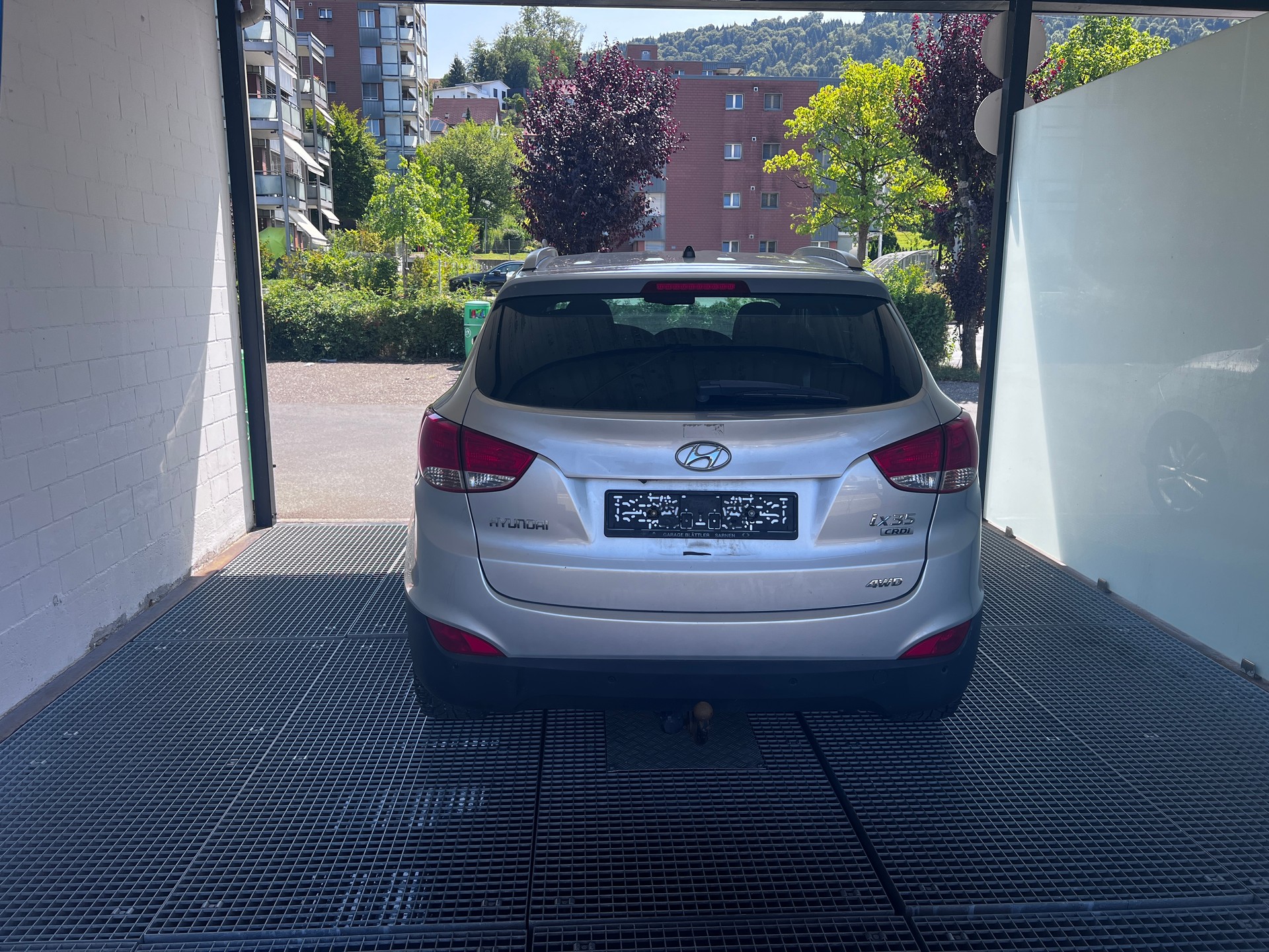 HYUNDAI iX 35 2.0 CRDi Premium 4WD Automatic-image-2