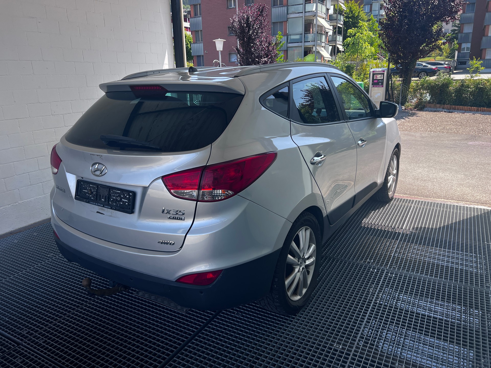 HYUNDAI iX 35 2.0 CRDi Premium 4WD Automatic-image-4