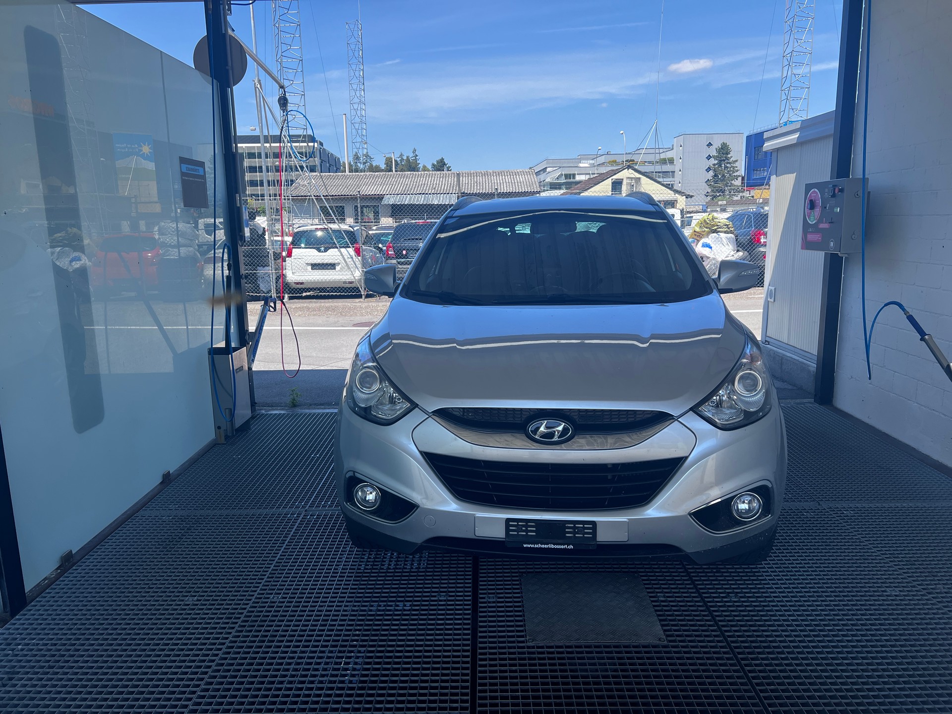 HYUNDAI iX 35 2.0 CRDi Premium 4WD Automatic-image-0