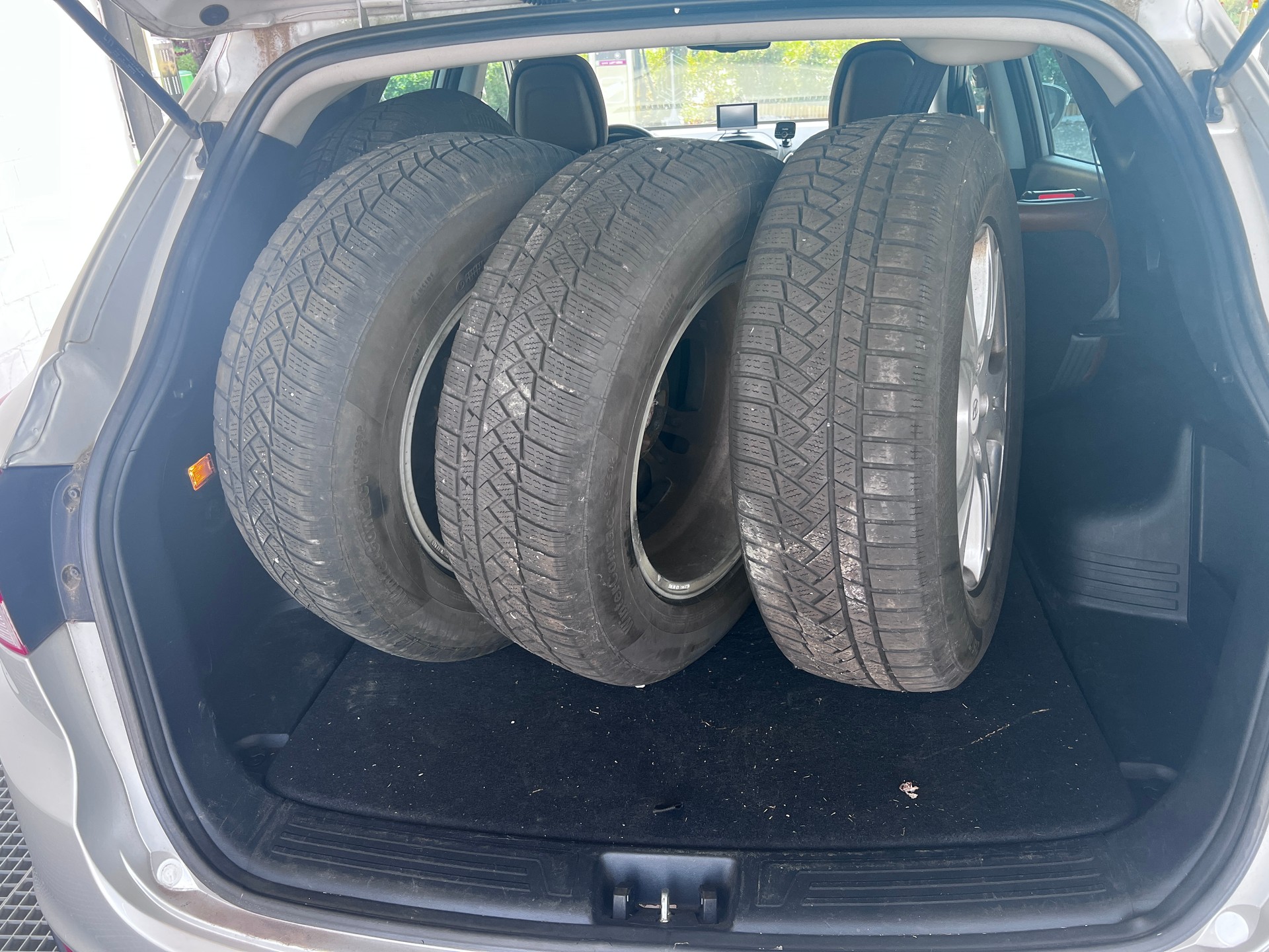 HYUNDAI iX 35 2.0 CRDi Premium 4WD Automatic-image-8
