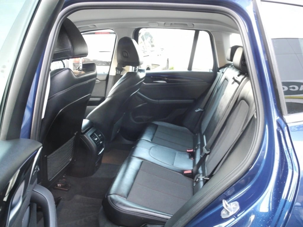 BMW X3 xDrive 20d xLine Steptronic ** Teil-Leder Ausstattung ** PDC V+H ** Frisch Ab MFK **-image-11
