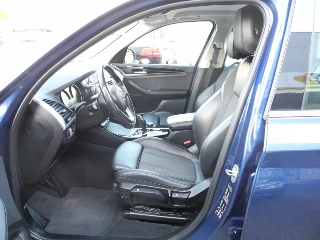 BMW X3 xDrive 20d xLine Steptronic ** Teil-Leder Ausstattung ** PDC V+H ** Frisch Ab MFK **-image-10