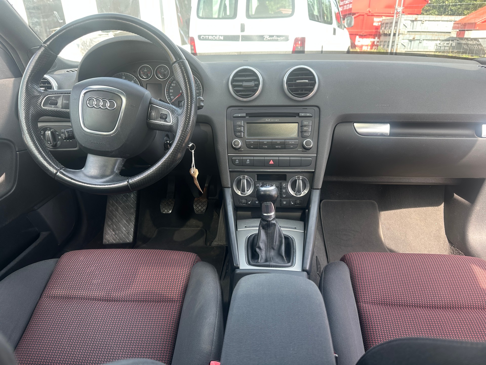 AUDI A3 Sportback 2.0 TDI Attraction quattro-image-11
