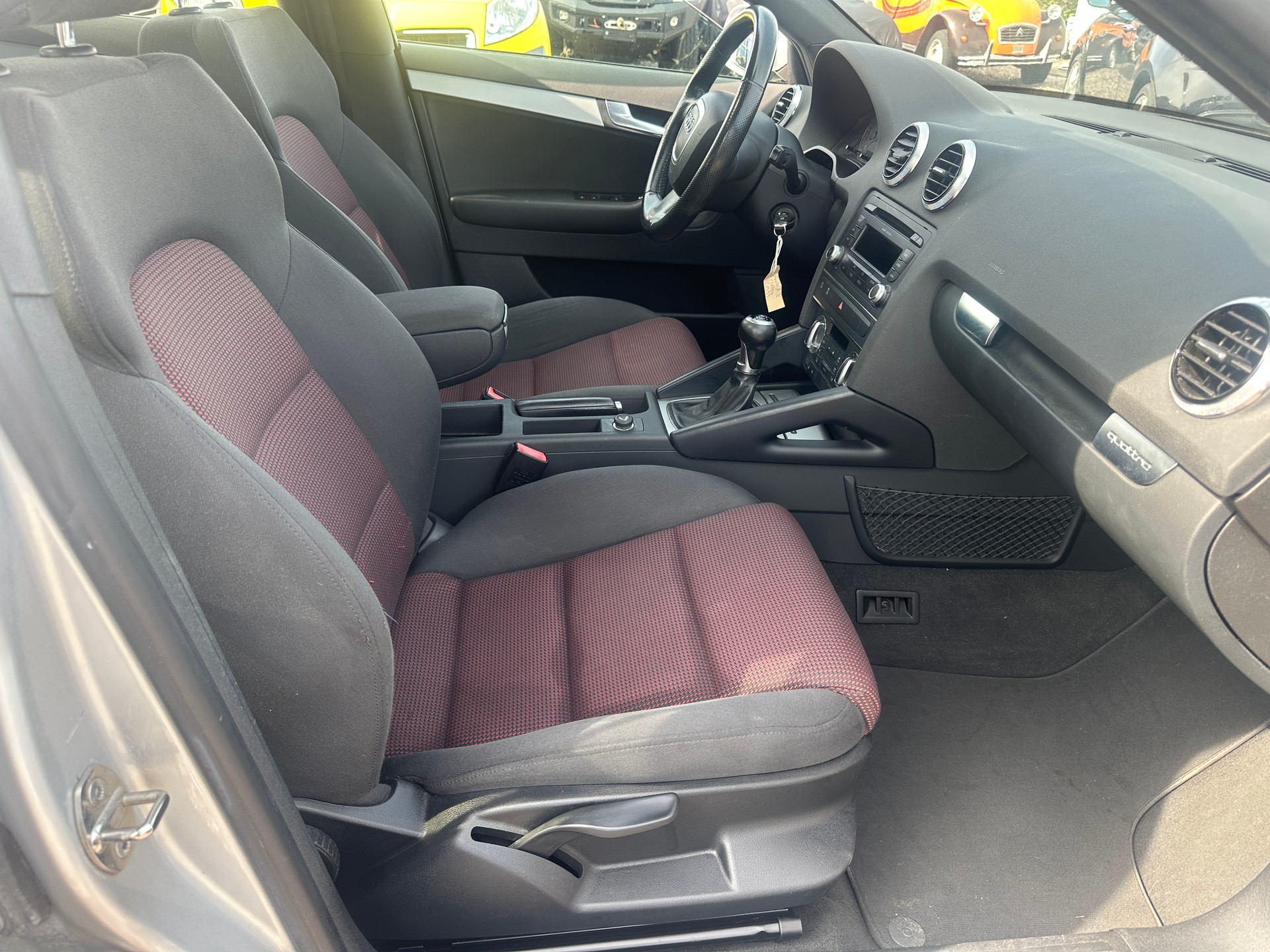 AUDI A3 Sportback 2.0 TDI Attraction quattro-image-12