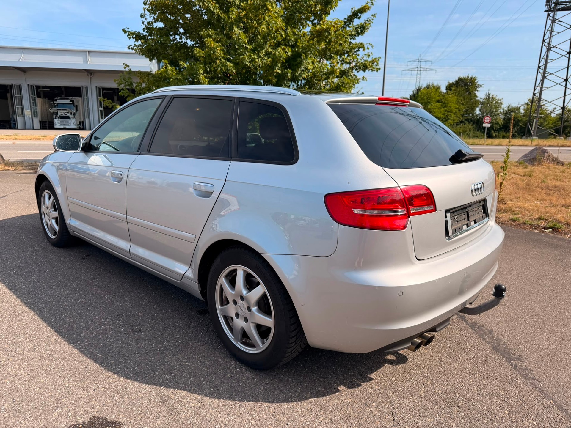 AUDI A3 Sportback 2.0 TDI Attraction quattro-image-4