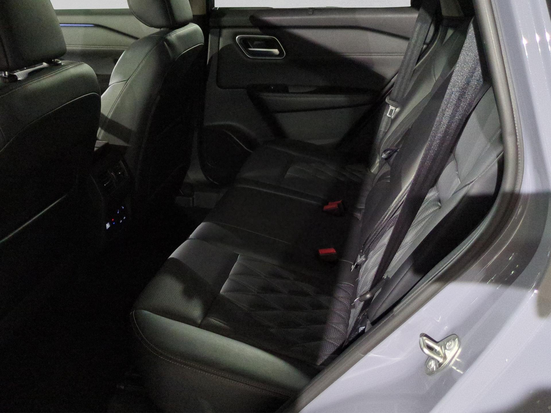 NISSAN X-Trail 1.5 VC-T e-Power 4WD 7 Sitze Tekna+-image-14