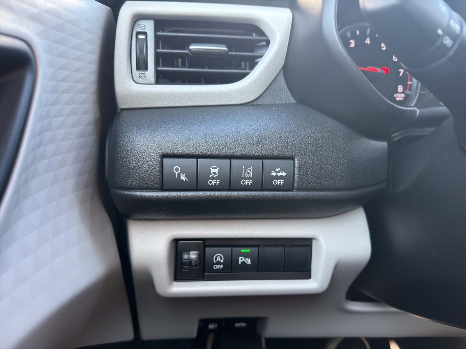 SUZUKI Swift 1.2 Sakura Top Hybrid-image-12