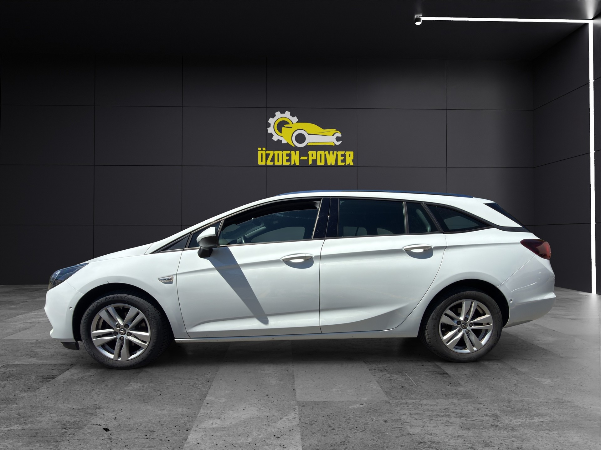 OPEL Astra Sports Tourer 1.5 CDTi Elegance *Spezialpreis*-image-6